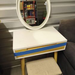 Leicester Vanity Table Set