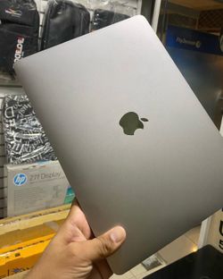 MacBook 13 pro