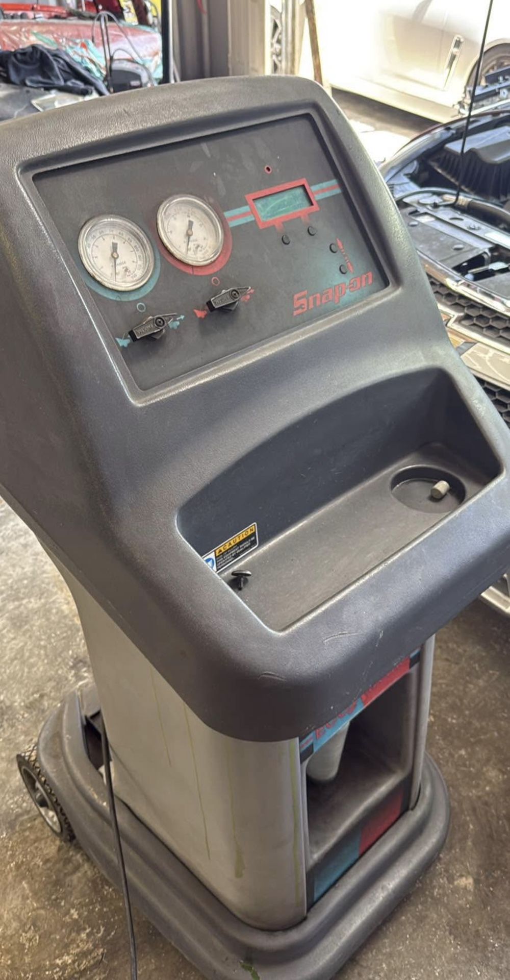 R134 Snap On Machine