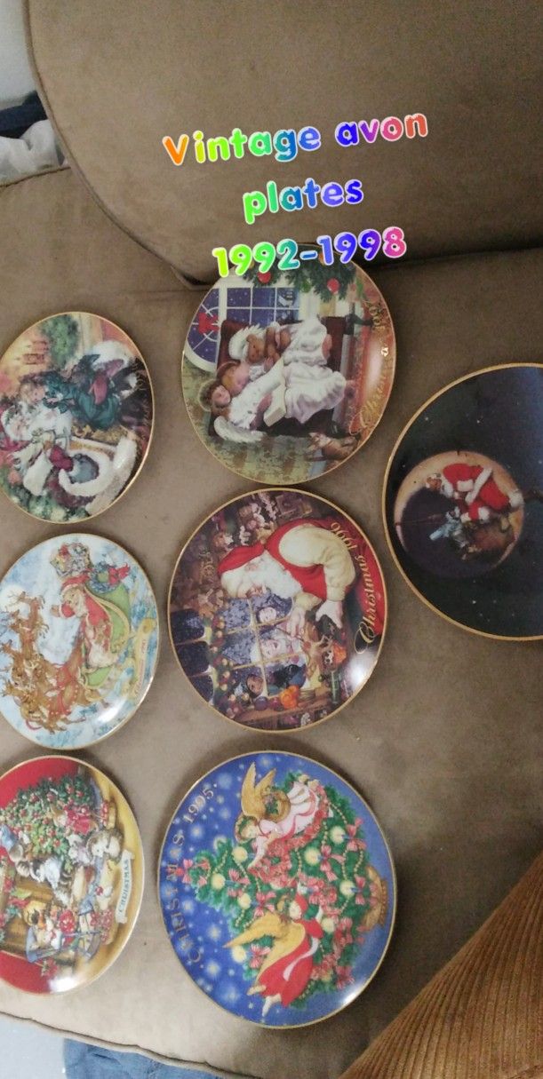 Vintage Avon: Christmas Plate Collectibles