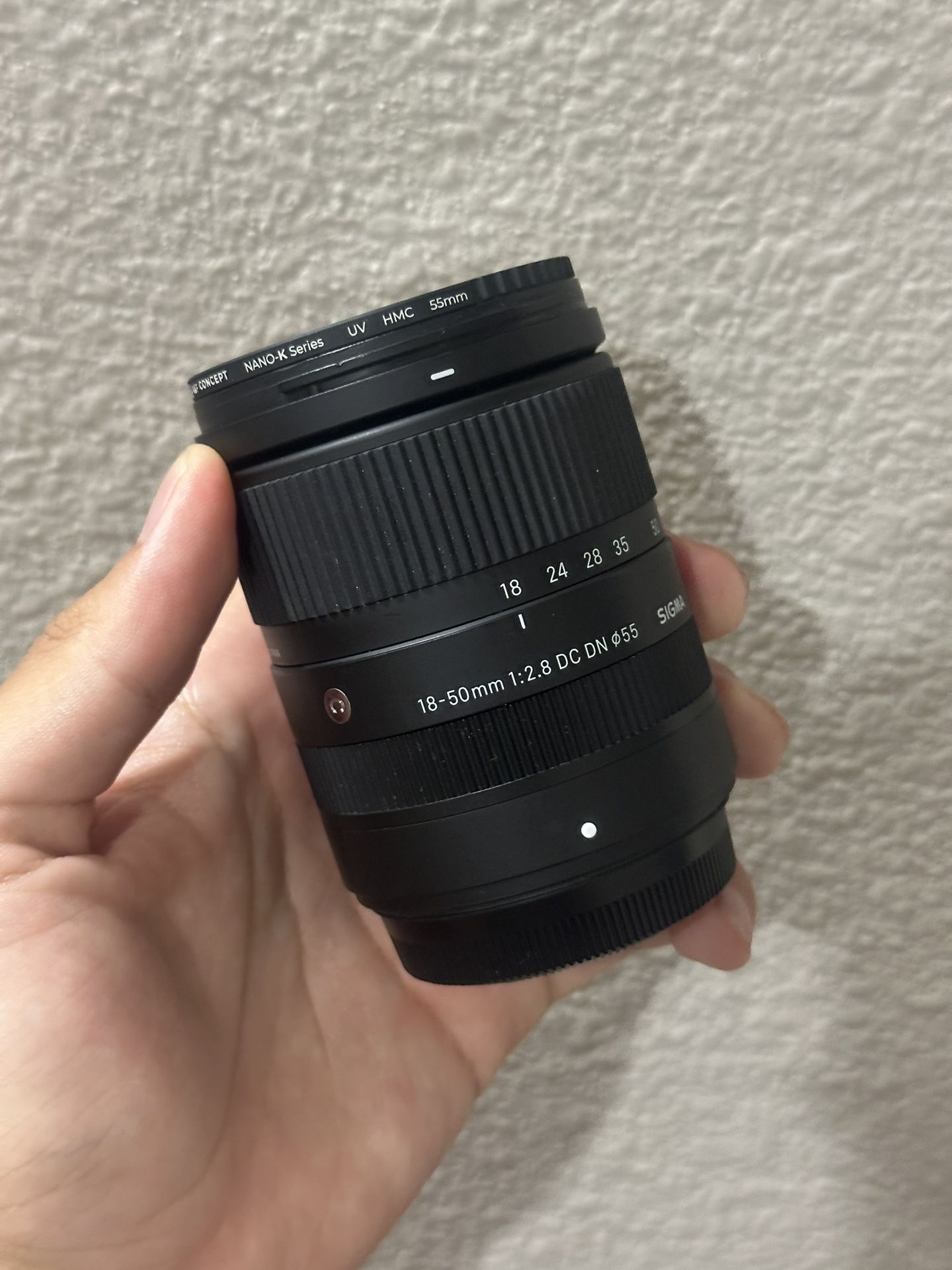 Sigma 18-50mm F2.8 for Fuji X-Mount, Like New