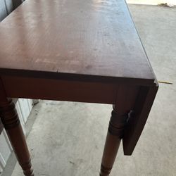 Foldable wood table
