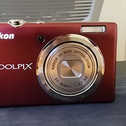 Nikon Coolpix S570