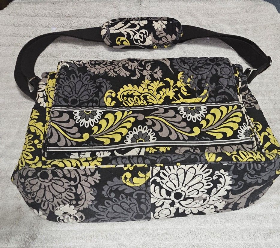 VERA BRADLEY MESSENGER COMPUTER BAG RETIRED BARORQUE PATTERN