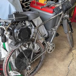 Bike BUILDING BUSINESS with bike and ENGINES TIRES PARTS EVERYTHING TO BE YOUR OWN BOSS BUILDING CUSTOM BIKES