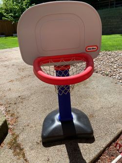 Little Tykes Adjustable basketball hoop ( toddlers)