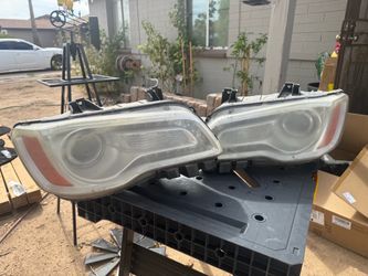Chrysler 300 headlights