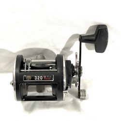 Like New Condition Penn (320-GTI) Heavy Action, Graphite Frame Deep Sea Fishing Reel. Retails For $120 For Used Reel 