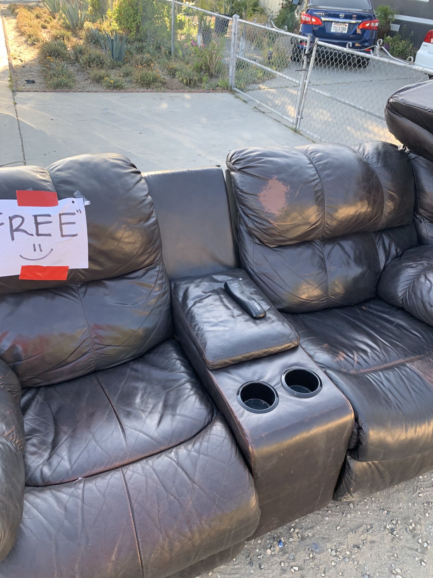 FREE COUCHES