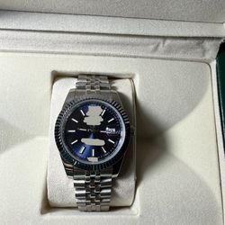 Mens watch automatic movement