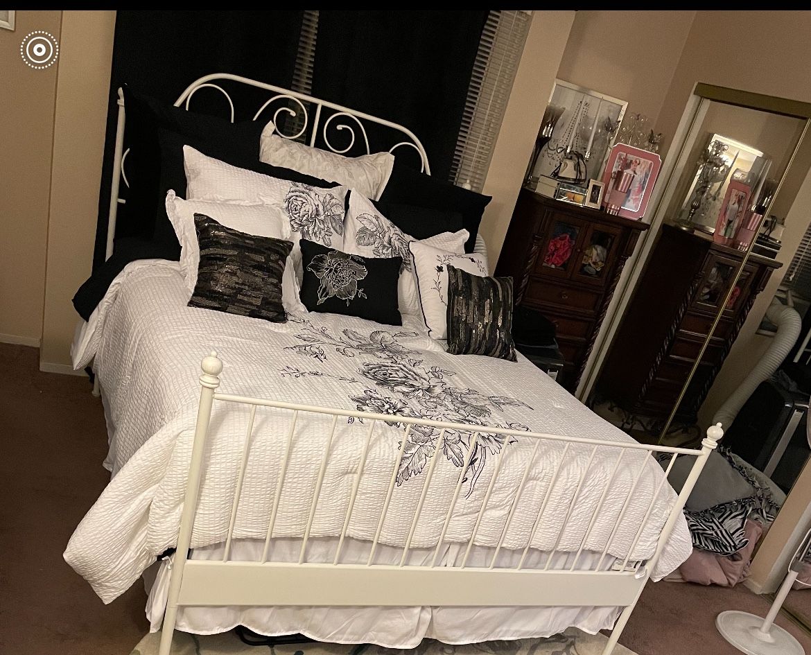 Queen Bed Frame And Mattress 