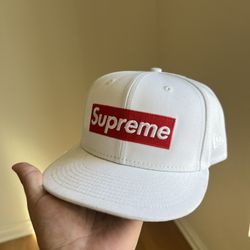 Supreme Money Box Logo New Era 7 5/8