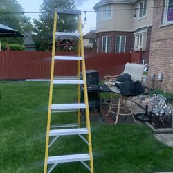 7’ Fiberglass Step Ladder