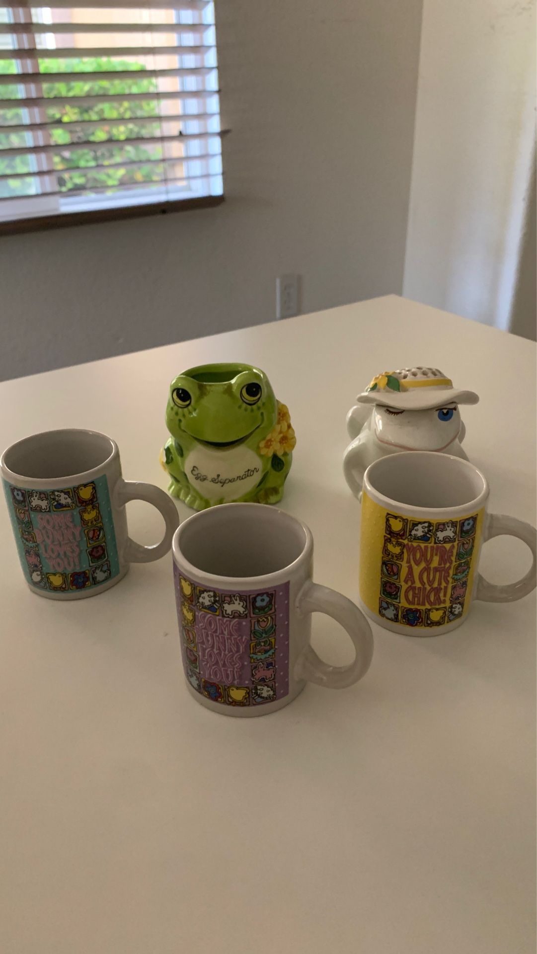 Small cups, and froggys