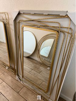 Wall mirror