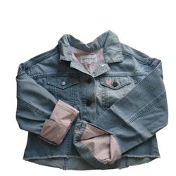 Cupcakes And Cashmere Light Wash Blue Denim Jacket 