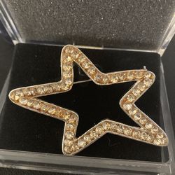 ❤️Vtg~$20~Napier Sparkling Rhinestone Star Brooch