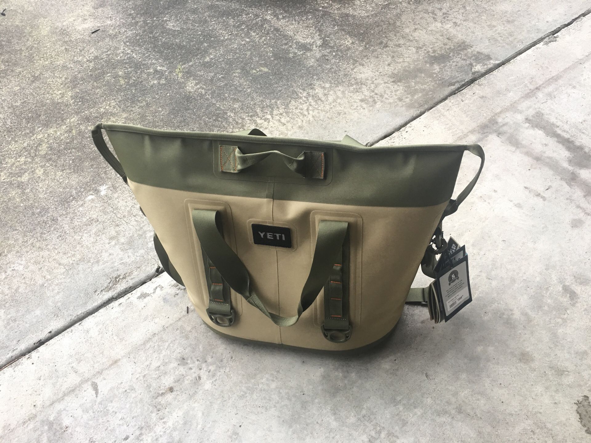 Yeti cooler bag type new