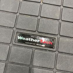 Weather tech Land Rover cargo /truck liner … 43” x 43 “ $50