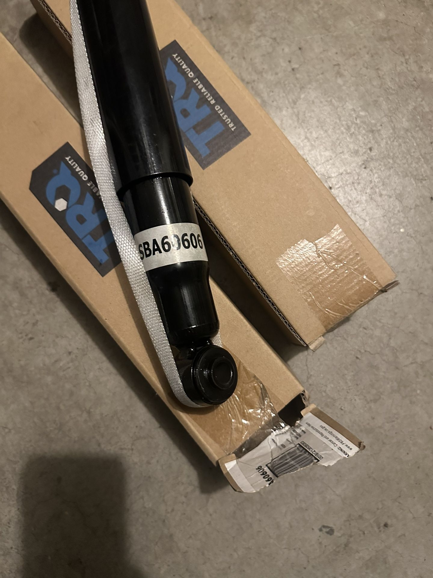 TRQ SBA60606 Shock Absorber For Ford F-150 Heritage