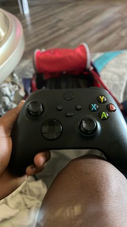 Xbox controller (like brand new)