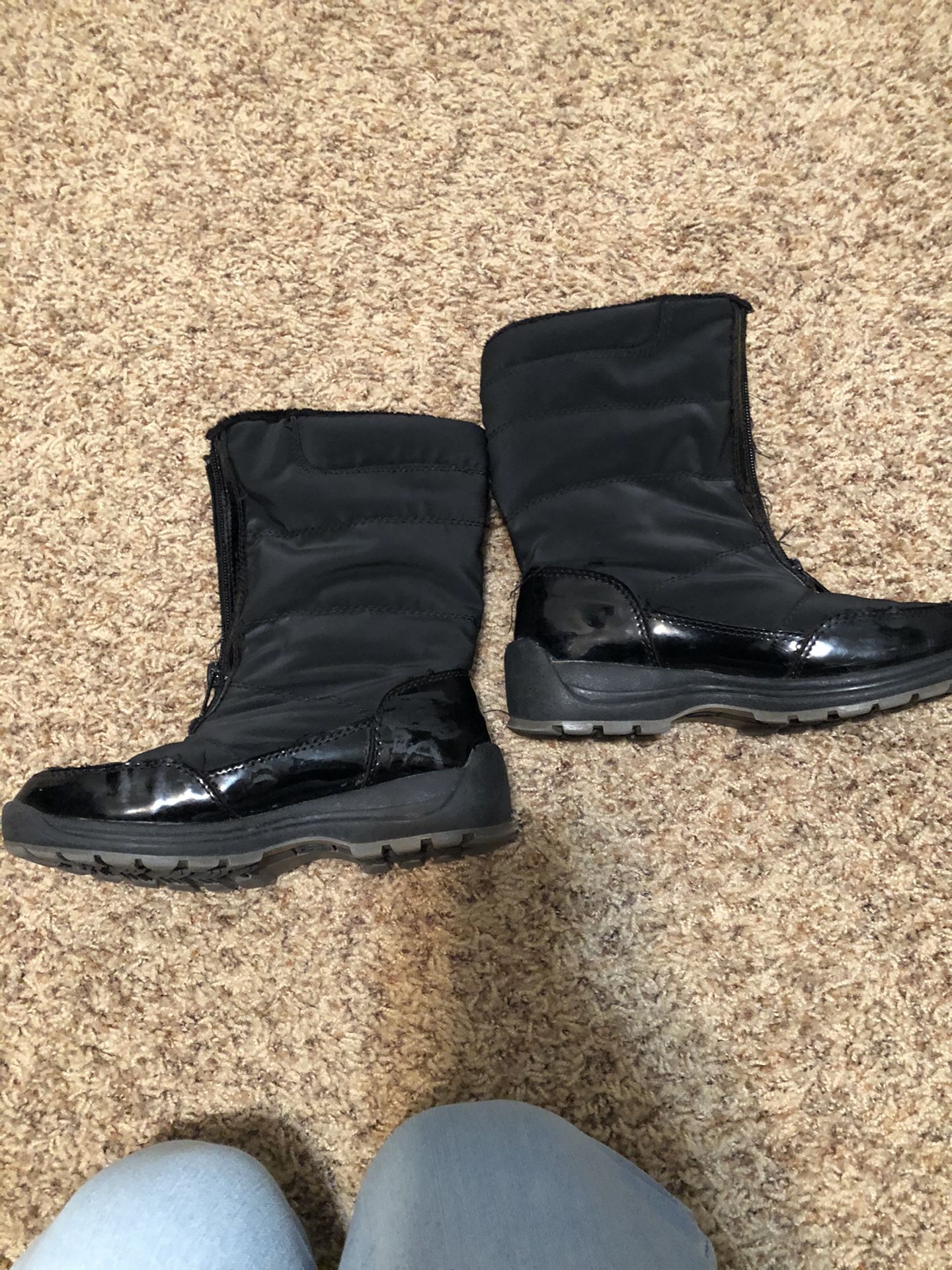 Size 1 kids snow boots