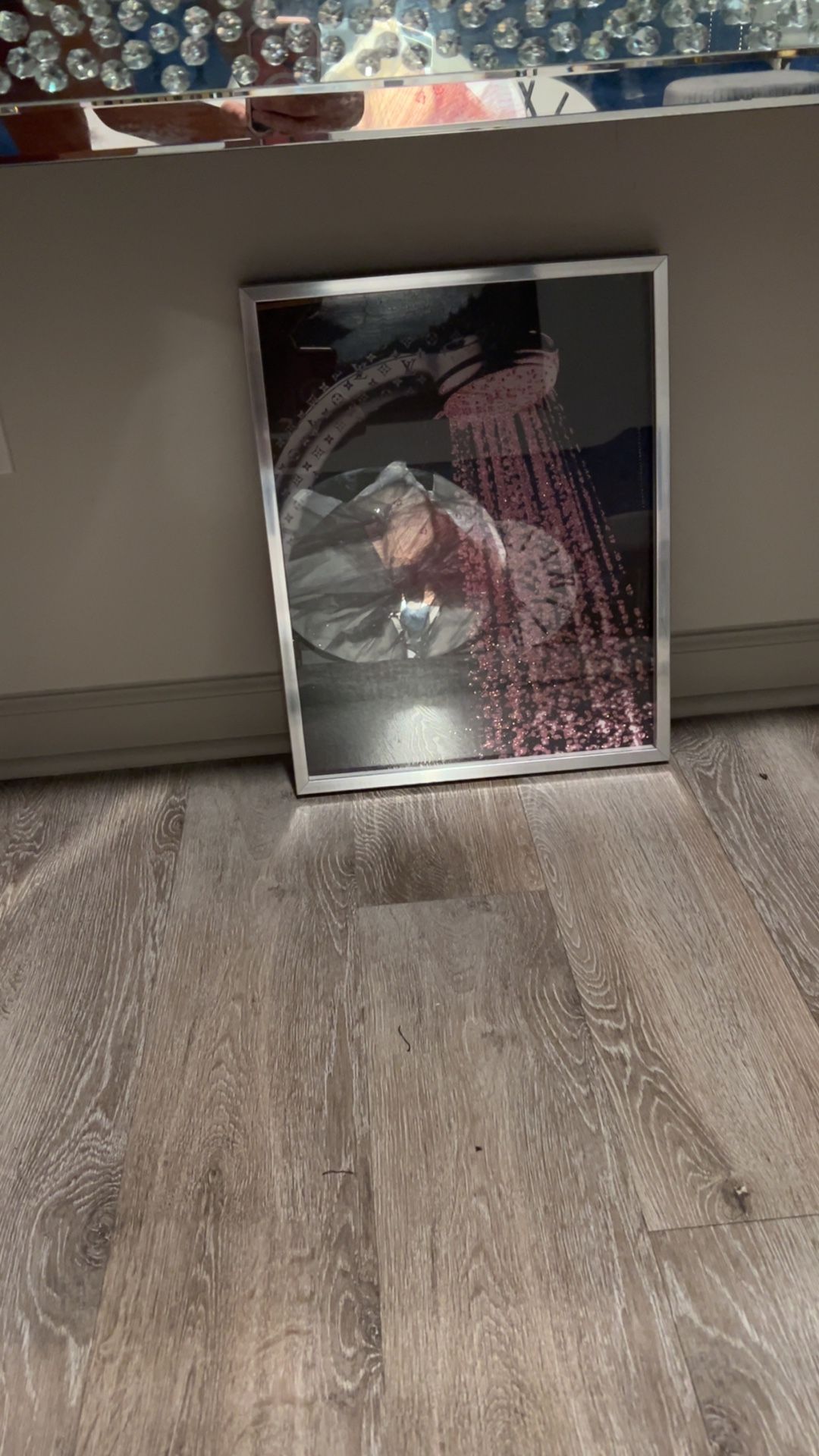 LV Diamond Like Picture
