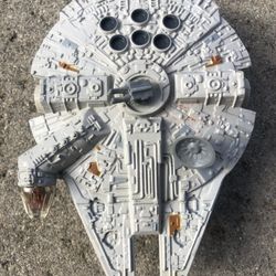Vintage Star Wars Die Cast Metal Millennium Falcon Ship