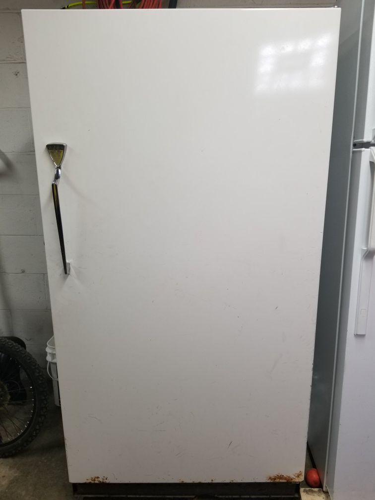 JCPenney Model 1616 16.02 Cubic Foot Upright Freezer