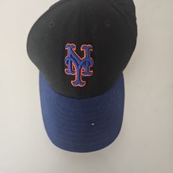NY Mets Hat Slightly Used 2000 WORLD SERIES