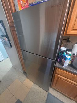 Samsung 15.6 cu. ft. Top Freezer Refrigerator in Stainless Steel, Counter Depth
