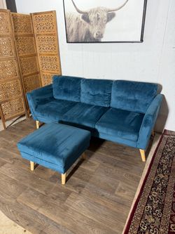 MODERN SOFÁ AND OTTOMAN GOOD CONDITION $130 DELIVERY AVAILABLE FOR $20!