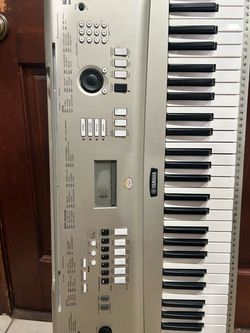 Yamaha YPG-235 76-Key Portable Grand Piano