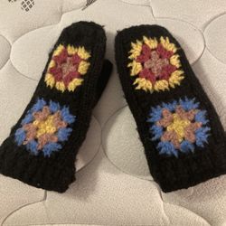 Wild fable Mittens