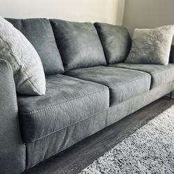 Modern Gray Sofa with Gray Ottoman In Good Condition