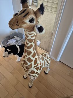 Melissa and Doug Giant Plush Giraffe 54 inches tall Brand new