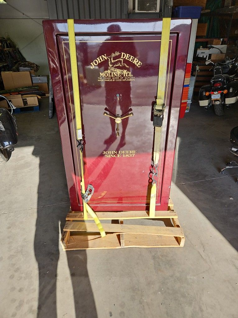 750 Lb Gun Safe John Deere $600