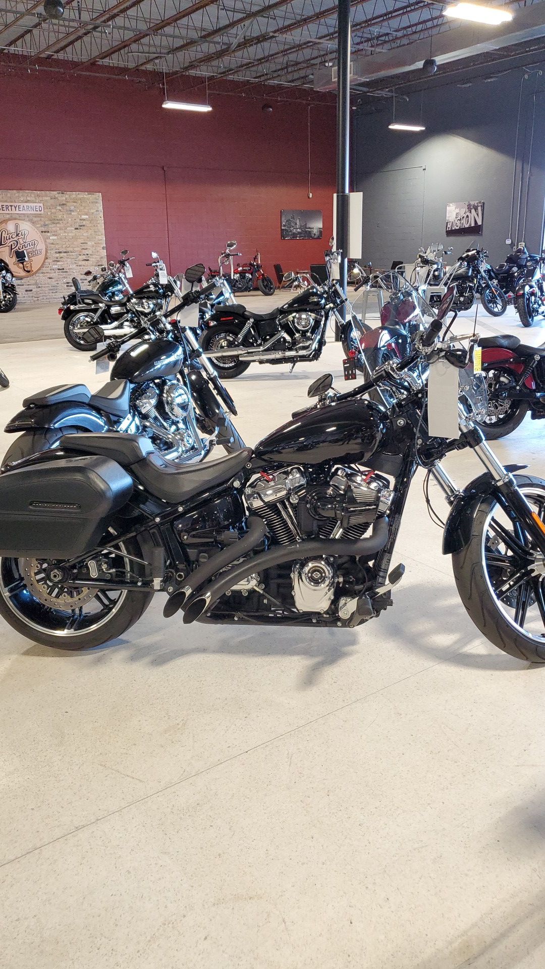 2018 Harley-Davidson BREAKOUT 107