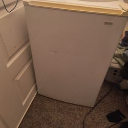Kenmore Mini Upright Freezer 