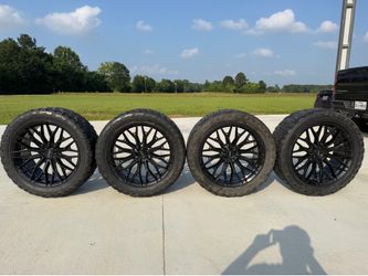BRAND NEW 22” Vossen HFX-6 on Toyo MT