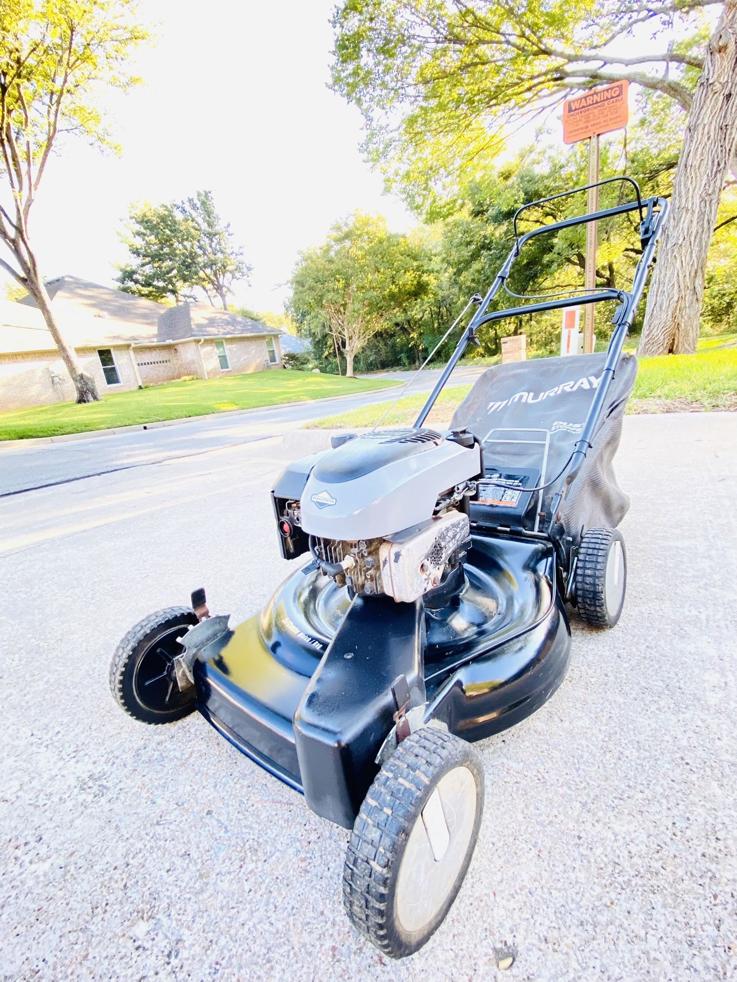 Murray 22” Self Propelled Lawn Mower With Bag