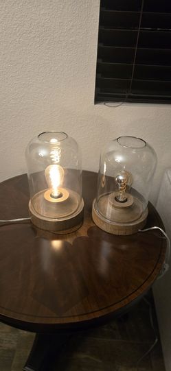 Table lamp