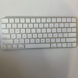 Apple Magic Keyboard A2450