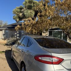 2014 Ford Fusion • SE Sedan 4D