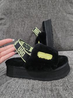 Ugg Sandalias Size 6/7 Us 