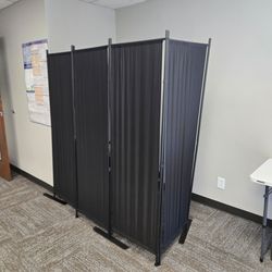 Room separator /divider