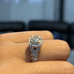 Beautiful Engagement Ring For Sale Real Diamonds