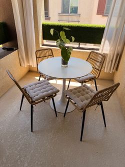 Table and Chairs (x4)
