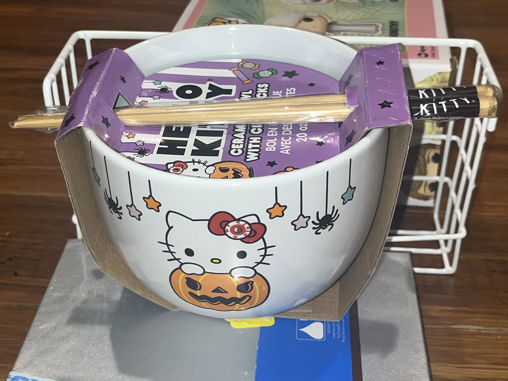 Hello Kitty Ceramic Halloween Bowl With Chopsticks NWT NEW