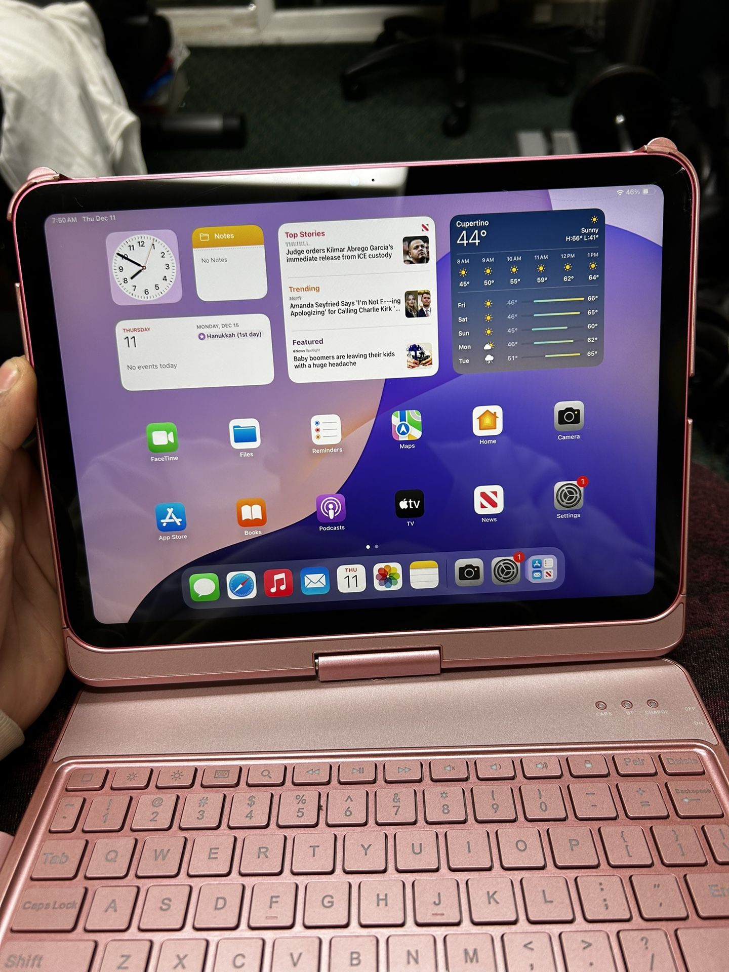 IPAD, ELECTRONICS APPLE IPAD 10TH GEN WICASE LITTLE CRACK ON SCREEN MPQ33LLIA